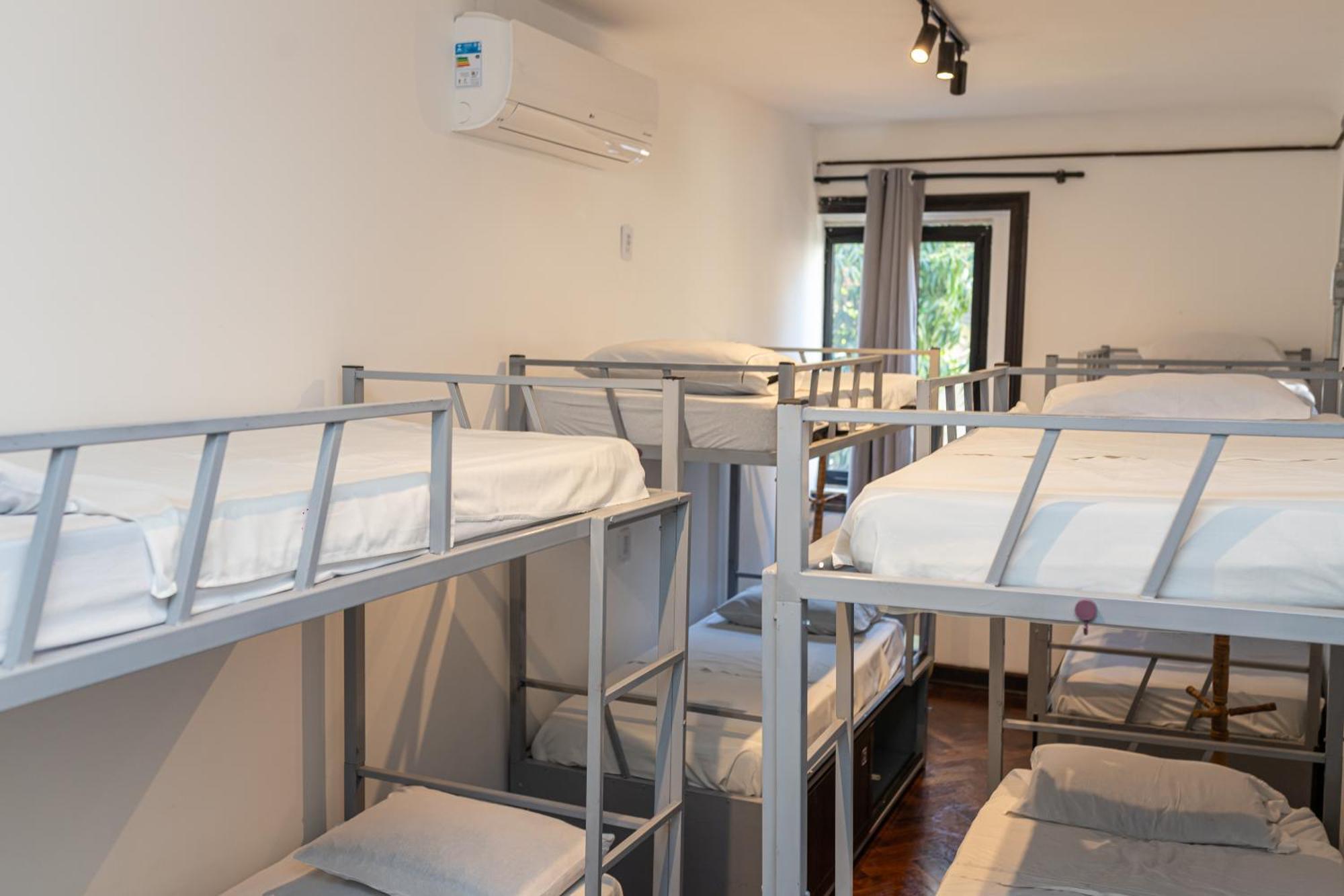 Pura Vida Hostel *